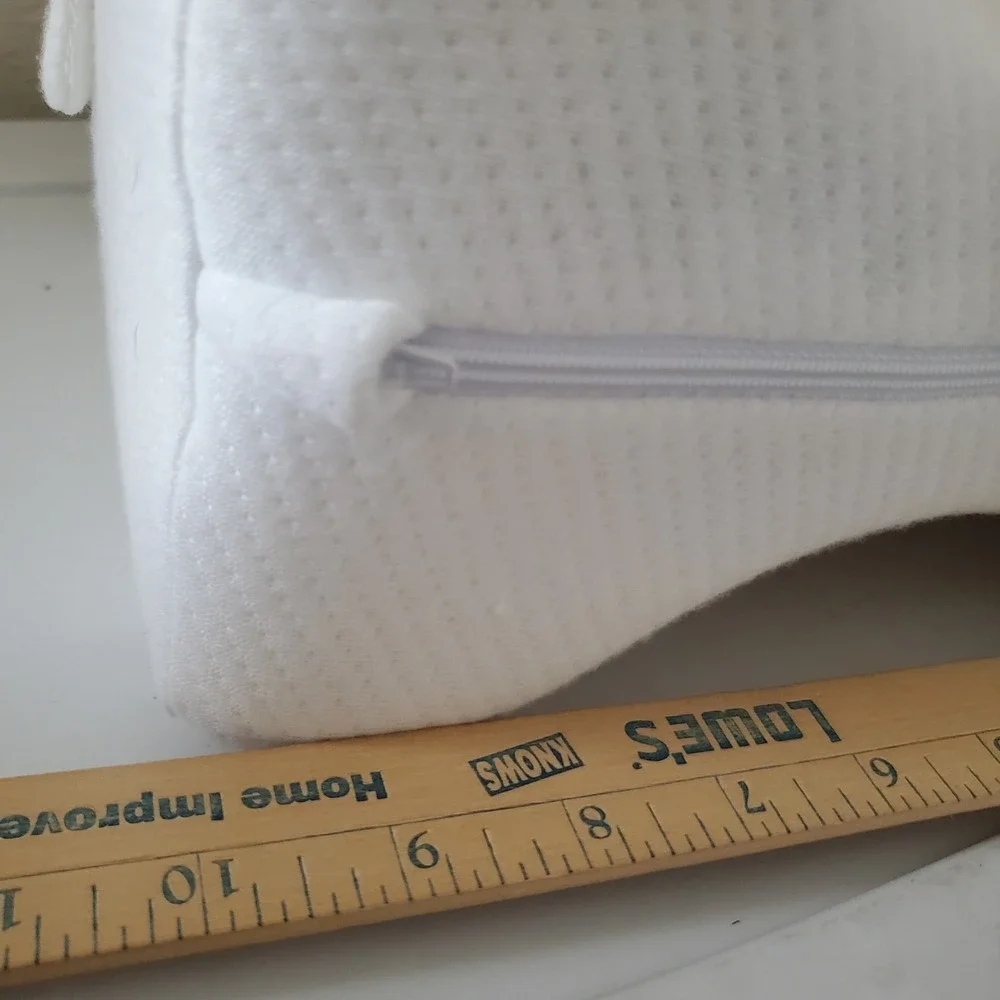 Everlasting Comfort Memory Foam Knee Pillow for Side Sleepers White with Strap